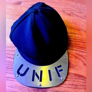 UNIF hat